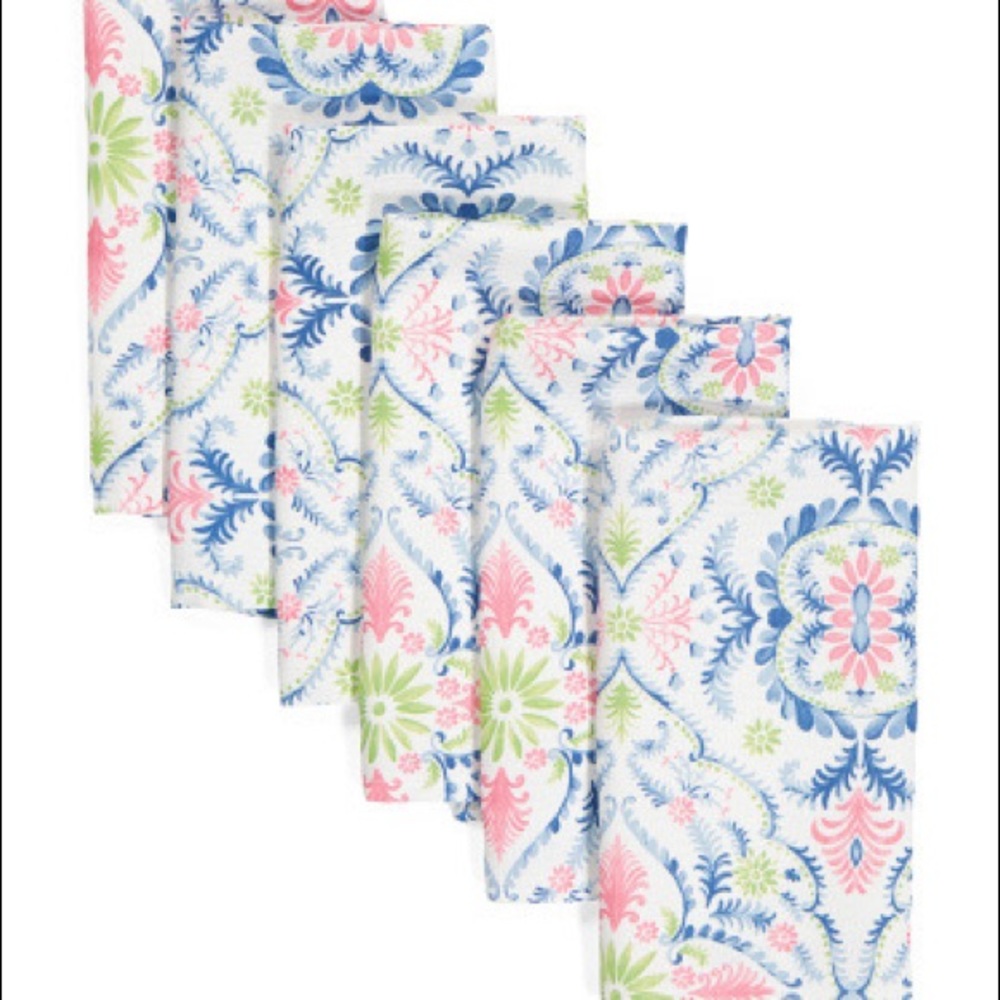 Set of 6 Indoor/outdoor napkins NWT!